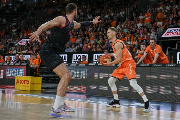 线球员的价 线球员的价