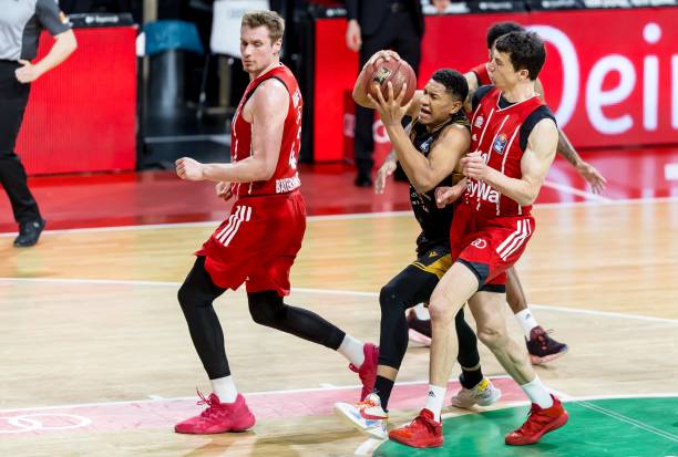 火箭获胜一举多得，3法宝明晰了，乌度卡还有收获，1人可以重用