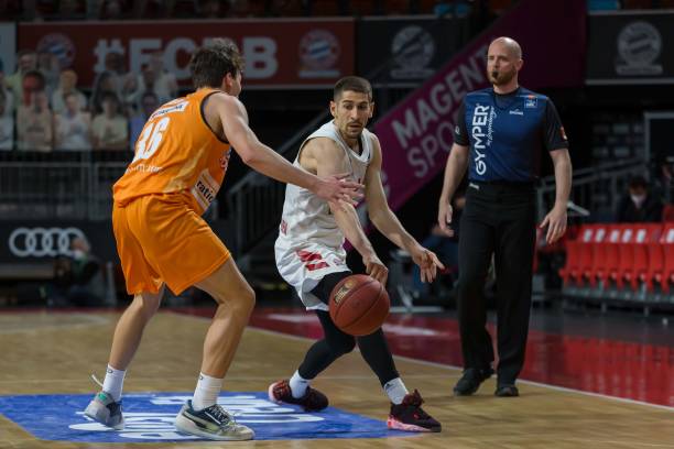 A·史密斯：本来很期待这赛季，但雷霆的统治力把它变得很无聊（A·史密斯：这赛季本该精彩，雷霆的强势统治让一切变得乏味）